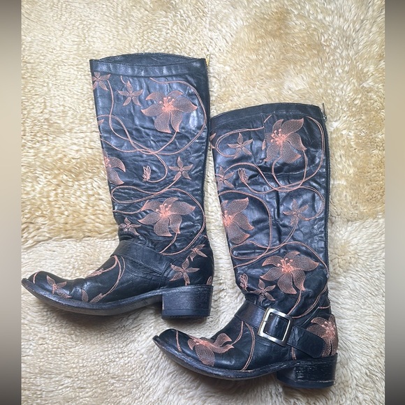 Old Gringo Shoes - Old Gringo black Floral embroidered Boots